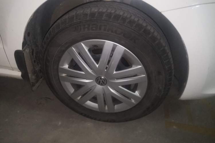 Used Volkswagen Polo 2014 1.4L Manual Fashion Edition Right Front Wheel Hub