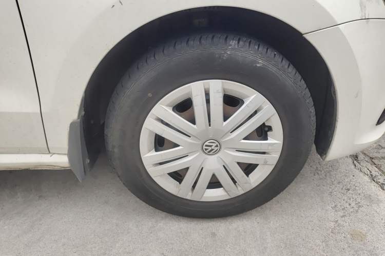 Used Volkswagen Polo 2014 1.4L Manual Fashion Edition Right Front Wheel Hub