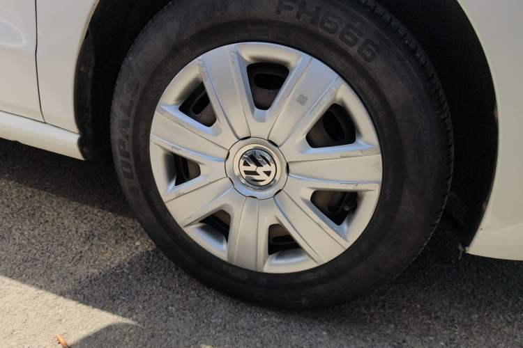Used Volkswagen Polo 2014 1.4L Manual Fashion Edition Right Front Wheel Hub