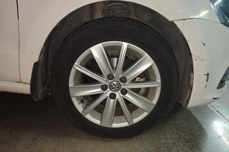 Used Volkswagen Polo 2014 1.4L Manual Comfort Edition Right Front Wheel Hub