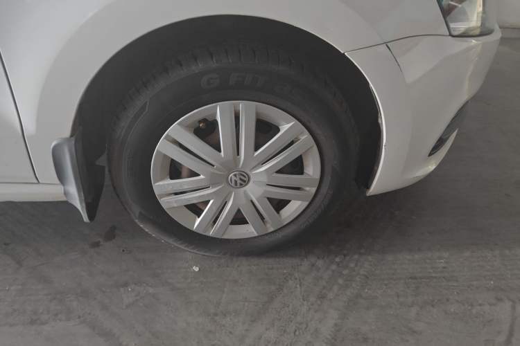 Used Volkswagen Polo 2014 1.4L Manual Fashion Edition Right Front Wheel Hub