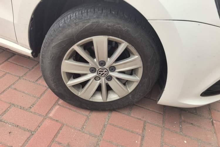 Used Volkswagen Polo 2014 1.4L Manual Fashion Edition Right Front Wheel Hub