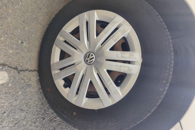 Used Volkswagen Polo 2014 1.4L Manual Fashion Edition Right Front Wheel Hub