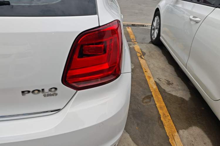 Used Volkswagen Polo 2014 1.6L Automatic Luxury Edition Right Rear Taillight