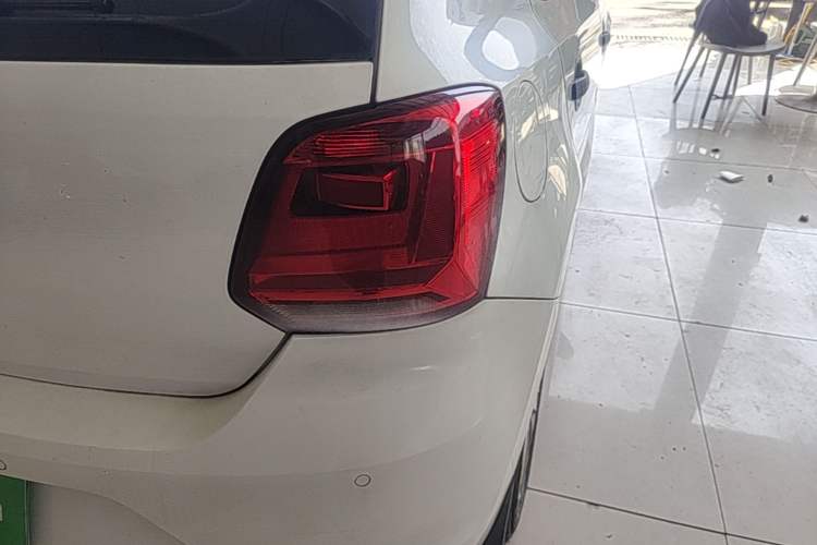 Used Volkswagen Polo 2014 1.6L Manual Comfort Edition Right Rear Taillight
