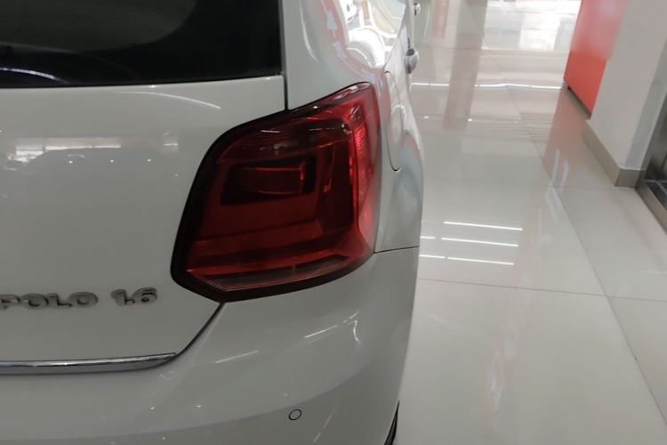 Used Volkswagen Polo 2014 1.6L Automatic Luxury Edition Right Rear Taillight