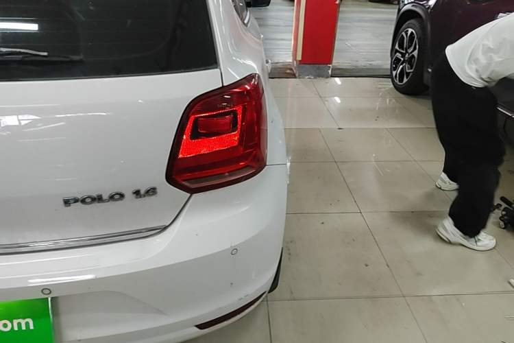 Used Volkswagen Polo 2014 1.6L Automatic Luxury Edition Right Rear Taillight