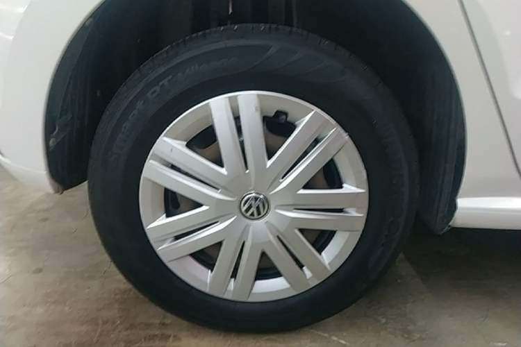 Used Volkswagen Polo 2014 1.4L Manual Fashion Edition Right Rear Wheel Hub