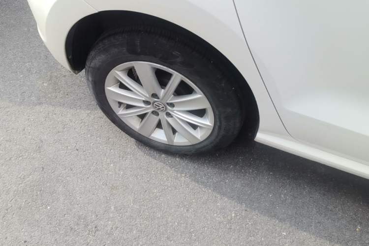 Used Volkswagen Polo 2014 1.4L Manual Comfort Edition Right Rear Wheel Hub