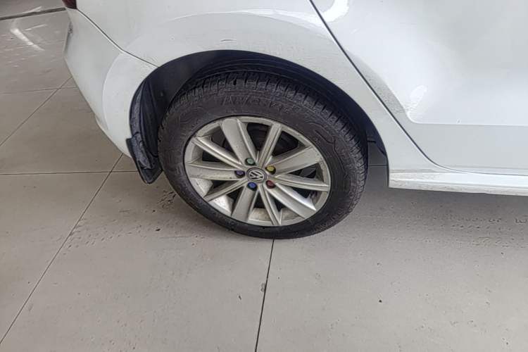 Used Volkswagen Polo 2014 1.6L Manual Comfort Edition Right Rear Wheel Hub