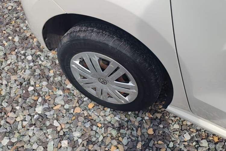 Used Volkswagen Polo 2014 1.4L Manual Fashion Edition Right Rear Wheel Hub