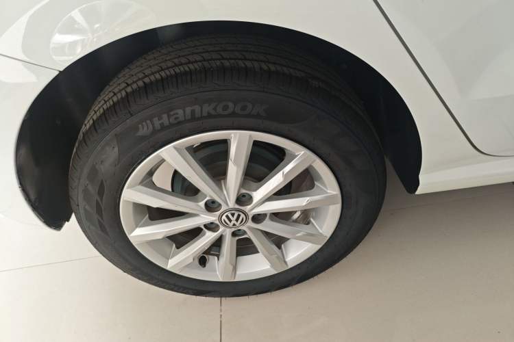 Used Volkswagen Polo 2014 1.4L Automatic Luxury Edition Right Rear Wheel Hub