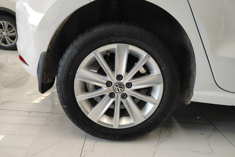 Used Volkswagen Polo 2014 1.4L Automatic Comfort Edition Right Rear Wheel Hub