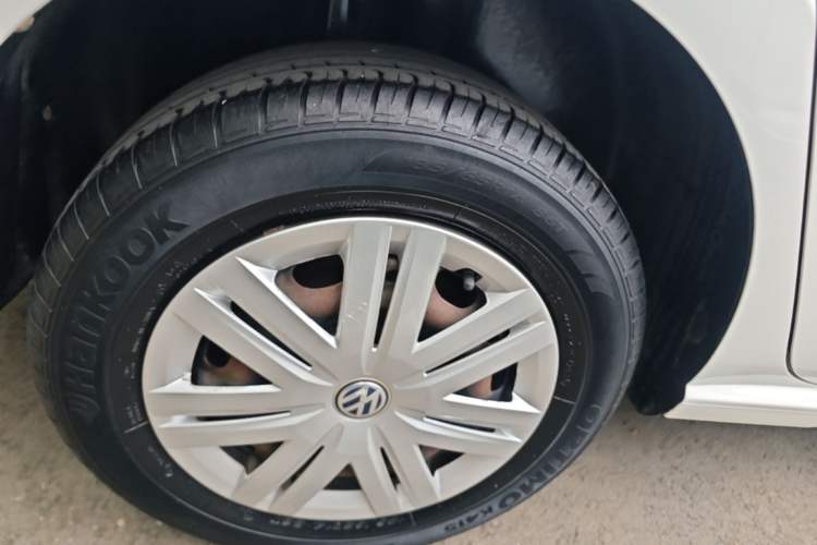 Used Volkswagen Polo 2014 1.4L Manual Fashion Edition Right Rear Wheel Hub