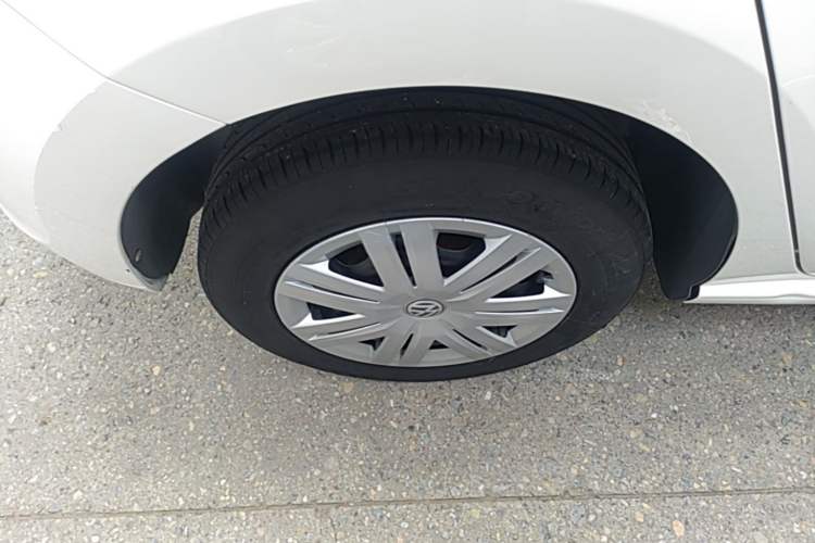 Used Volkswagen Polo 2014 1.4L Manual Fashion Edition Right Rear Wheel Hub
