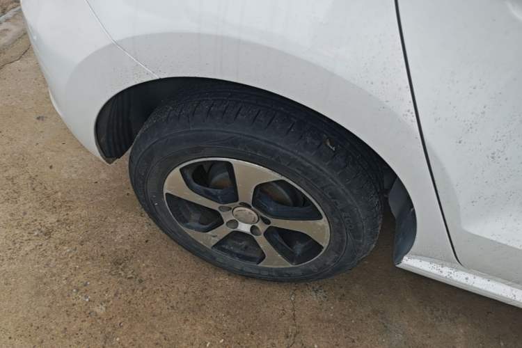 Used Volkswagen Polo 2014 1.4L Manual Fashion Edition Right Rear Wheel Hub
