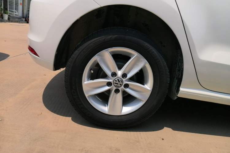 Used Volkswagen Polo 2014 1.4L Manual Fashion Edition Right Rear Wheel Hub