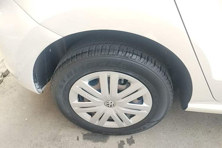 Used Volkswagen Polo 2014 1.4L Manual Fashion Edition Right Rear Wheel Hub