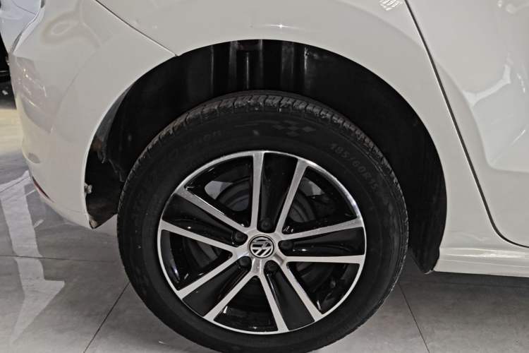 Used Volkswagen Polo 2014 1.6L Automatic Comfort Edition Right Rear Wheel Hub