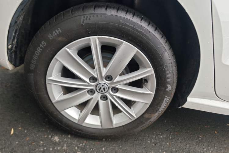 Used Volkswagen Polo 2014 1.6L Automatic Comfort Edition Right Rear Wheel Hub