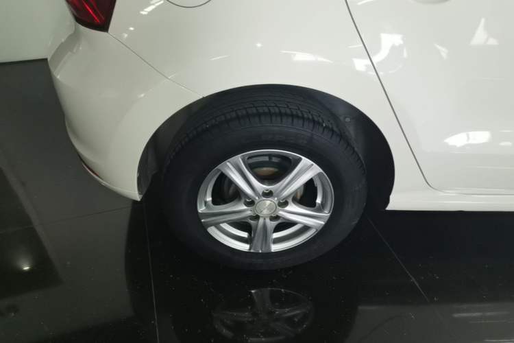 Used Volkswagen Polo 2014 1.4L Manual Fashion Edition Right Rear Wheel Hub
