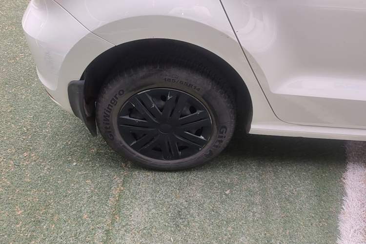 Used Volkswagen Polo 2014 1.4L Manual Fashion Edition Right Rear Wheel Hub
