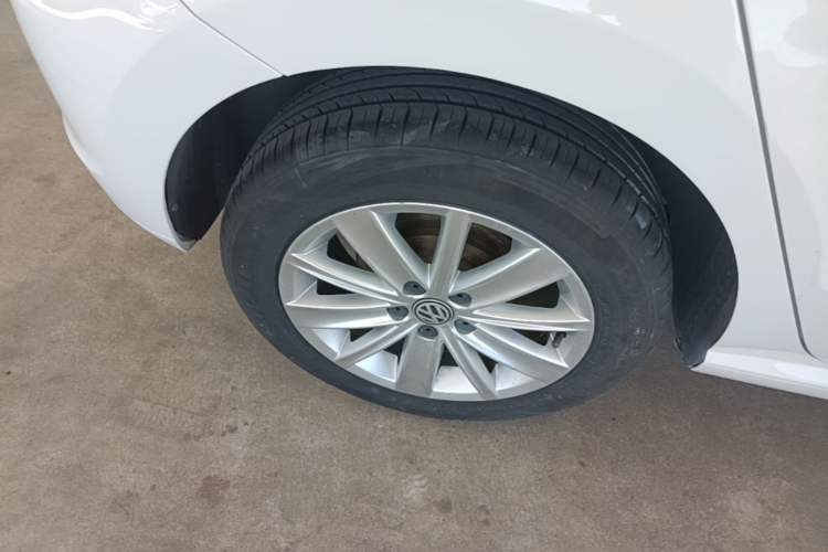 Used Volkswagen Polo 2014 1.6L Manual Comfort Edition Right Rear Wheel Hub