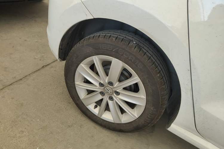 Used Volkswagen Polo 2014 1.4L Manual Comfort Edition Right Rear Wheel Hub