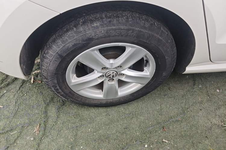Used Volkswagen Polo 2014 1.4L Manual Fashion Edition Right Rear Wheel Hub