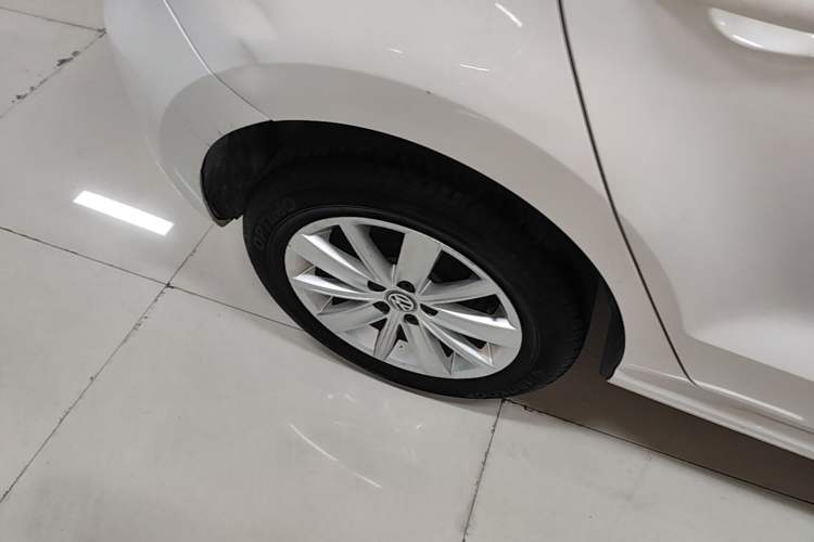 Used Volkswagen Polo 2014 1.4L Manual Comfort Edition Right Rear Wheel Hub