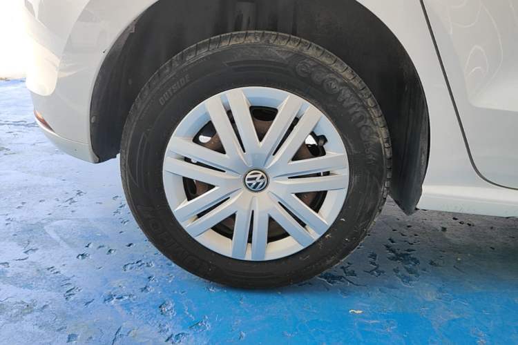 Used Volkswagen Polo 2014 1.4L Manual Fashion Edition Right Rear Wheel Hub