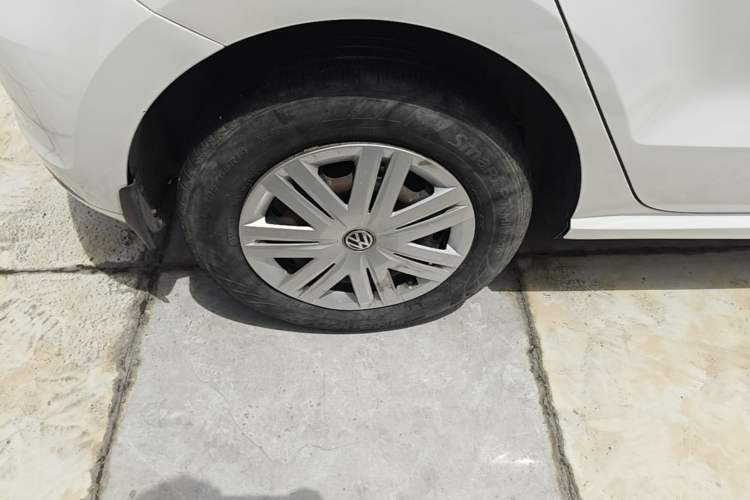 Used Volkswagen Polo 2014 1.4L Manual Fashion Edition Right Rear Wheel Hub