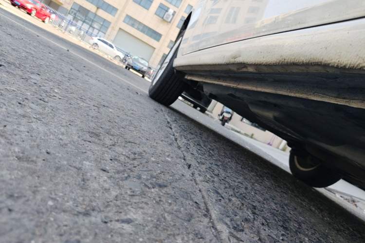 Used Volkswagen Polo 2014 1.6L Automatic Comfort Edition Right Side Sill