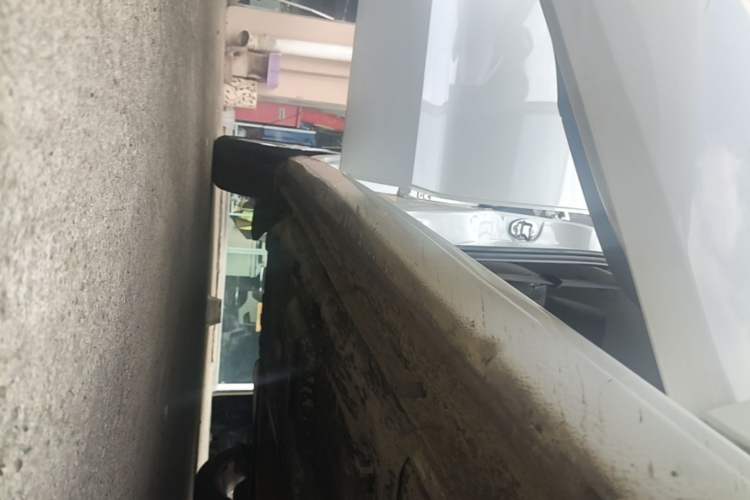 Used Volkswagen Polo 2014 1.6L Automatic Comfort Edition Right Side Sill