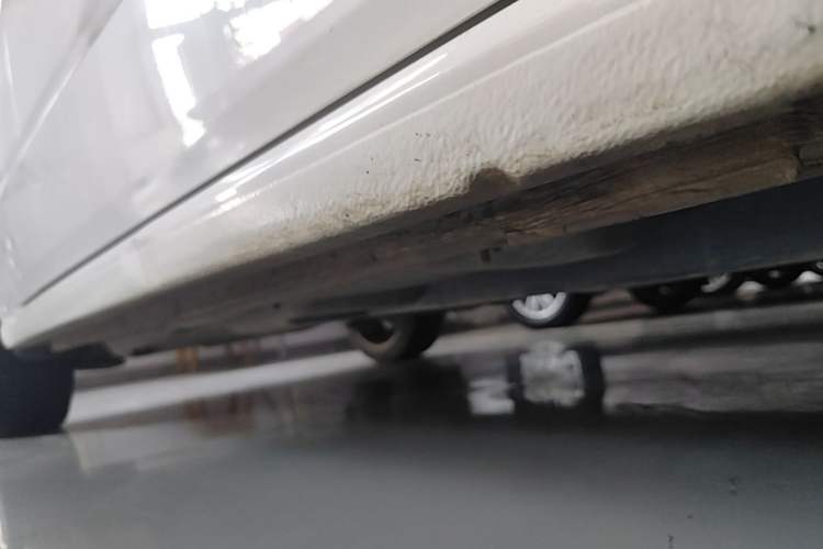 Used Volkswagen Polo 2014 1.4L Manual Fashion Edition Right Side Sill