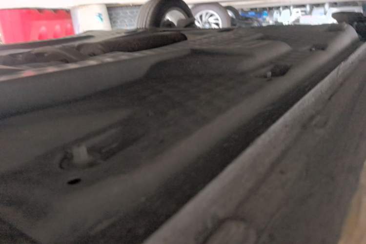 Used Volkswagen Polo 2014 1.6L Automatic Comfort Edition Right Side Sill