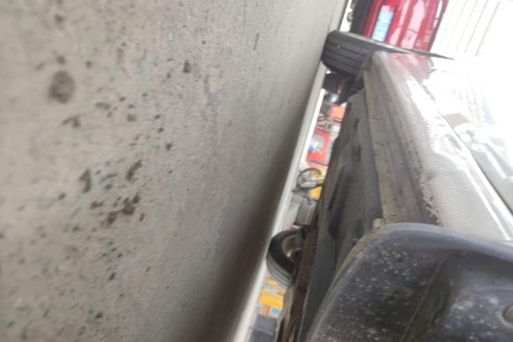 Used Volkswagen Polo 2014 1.6L Automatic Comfort Edition Right Side Sill