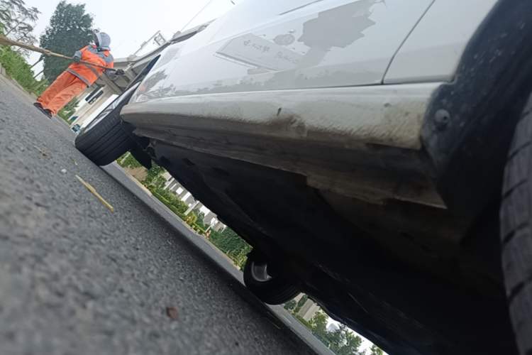 Used Volkswagen Polo 2014 1.4L Automatic Comfort Edition Right Side Sill
