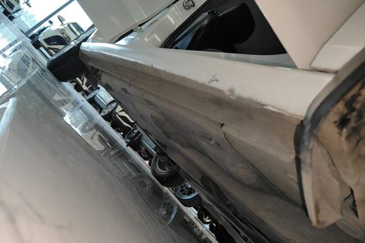 Used Volkswagen Polo 2014 1.4L Automatic Comfort Edition Right Side Sill