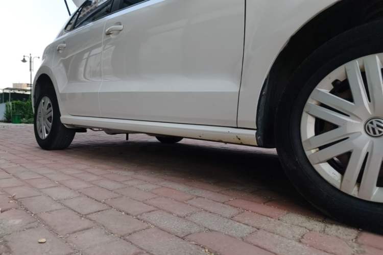 Used Volkswagen Polo 2014 1.4L Manual Fashion Edition Right Side Sill