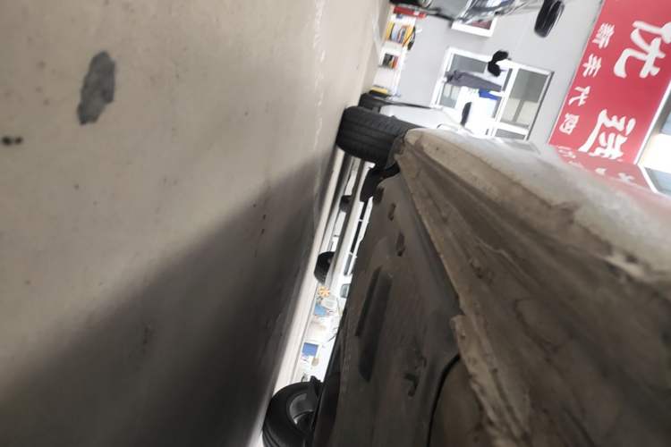 Used Volkswagen Polo 2014 1.4L Automatic Comfort Edition Right Side Sill