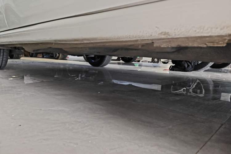 Used Volkswagen Polo 2014 1.6L Automatic Comfort Edition Right Side Sill