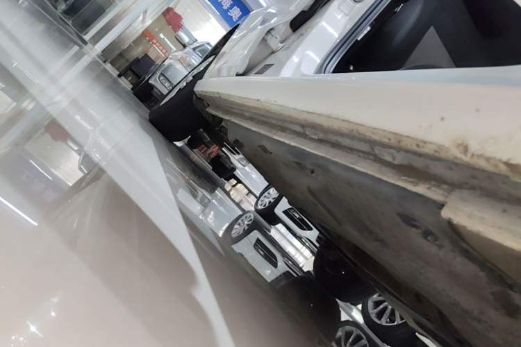 Used Volkswagen Polo 2014 1.4L Manual Fashion Edition Right Side Sill