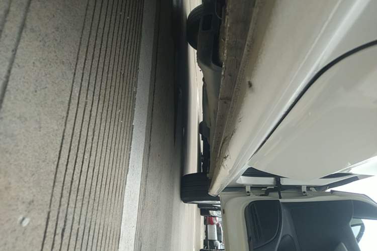 Used Volkswagen Polo 2014 1.4L Automatic Comfort Edition Right Side Sill