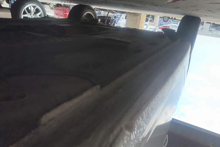 Used Volkswagen Polo 2014 1.6L Automatic Comfort Edition Right Side Sill