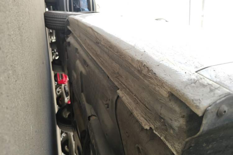 Used Volkswagen Polo 2014 1.4L Manual Comfort Edition Right Side Sill