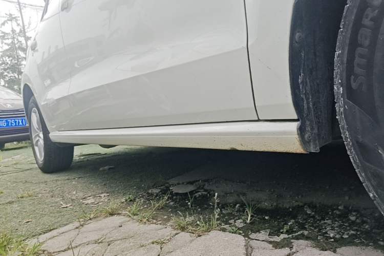 Used Volkswagen Polo 2014 1.4L Manual Fashion Edition Right Side Sill