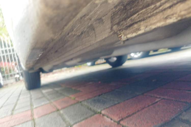 Used Volkswagen Polo 2014 1.6L Automatic Comfort Edition Right Side Sill