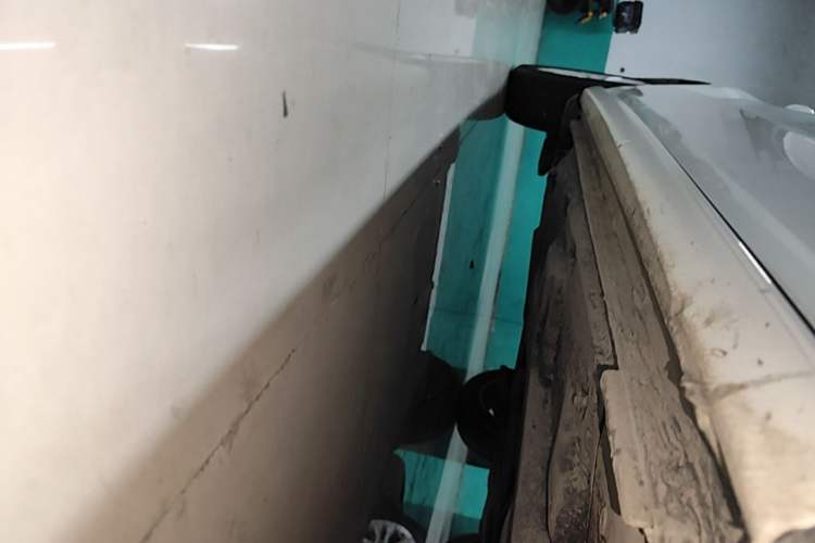 Used Volkswagen Polo 2014 1.4L Manual Comfort Edition Right Side Sill