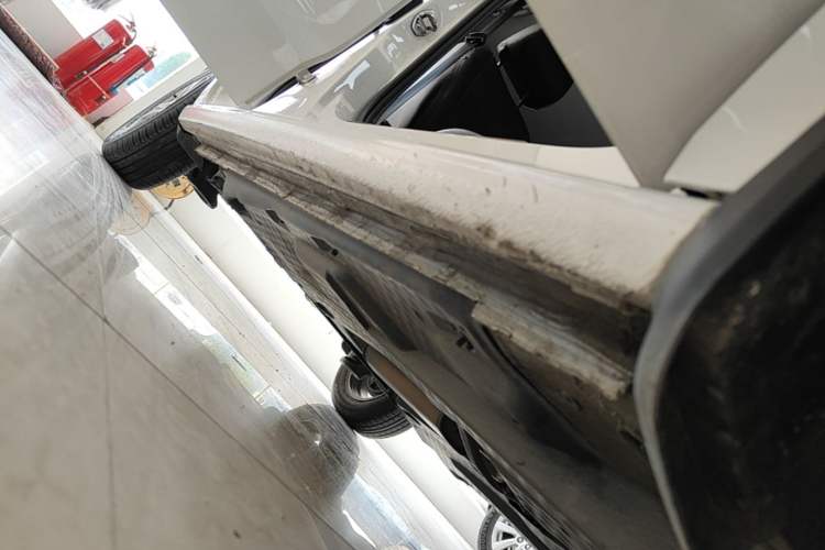 Used Volkswagen Polo 2014 1.4L Manual Fashion Edition Right Side Sill